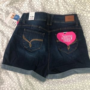 Cute Shorts, fit small waist big booty